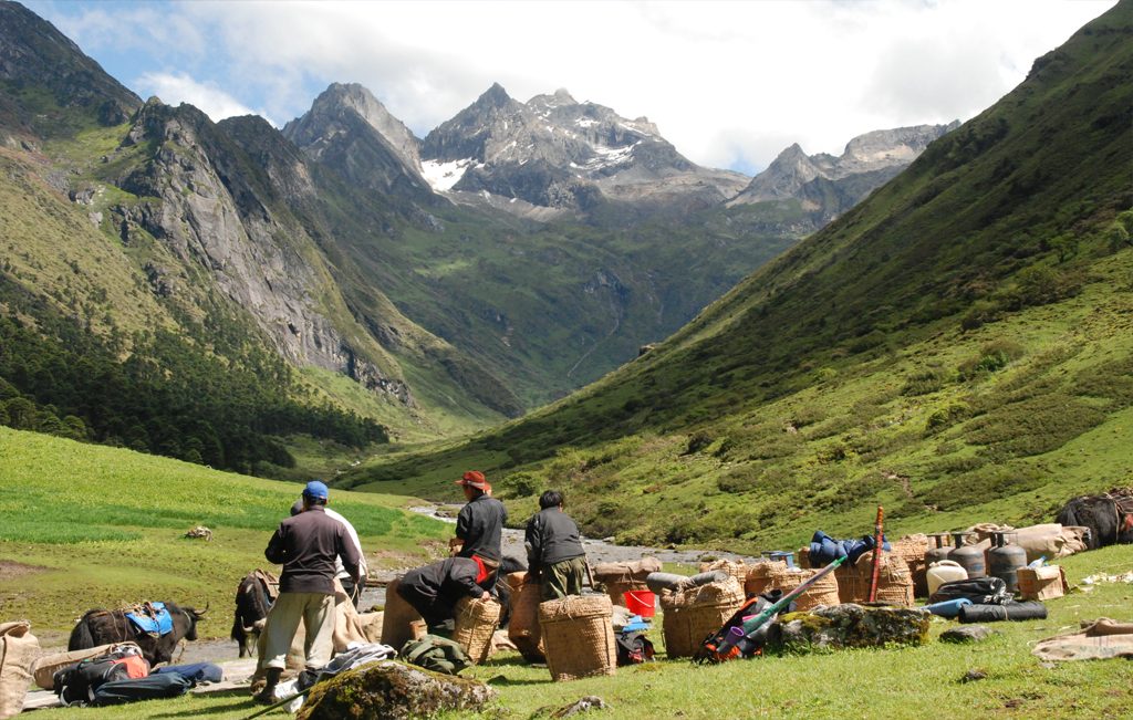 valleys treks walks trekking tour companies, rodungla trek in Trashi Yangtse