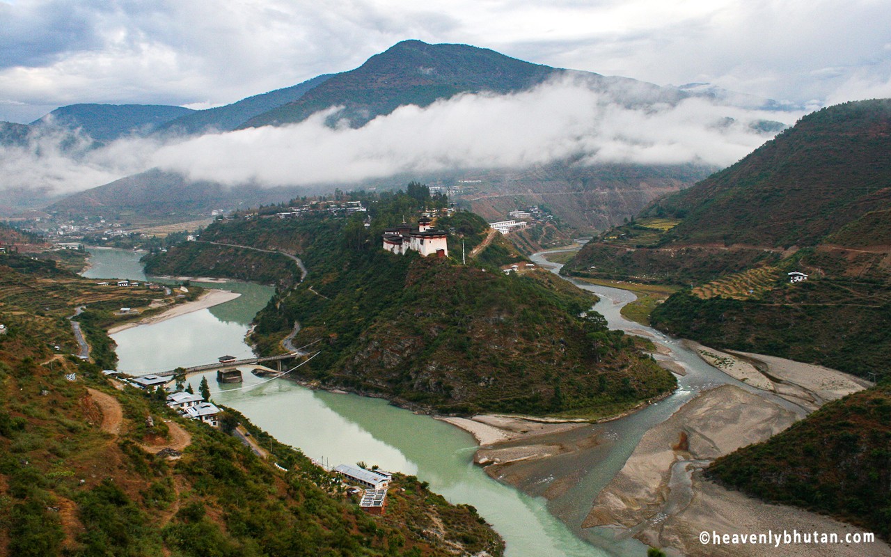Discover Bhutan Young at Heart- Feel-the-Freshness-Wangdue-Phodrang-Dzong