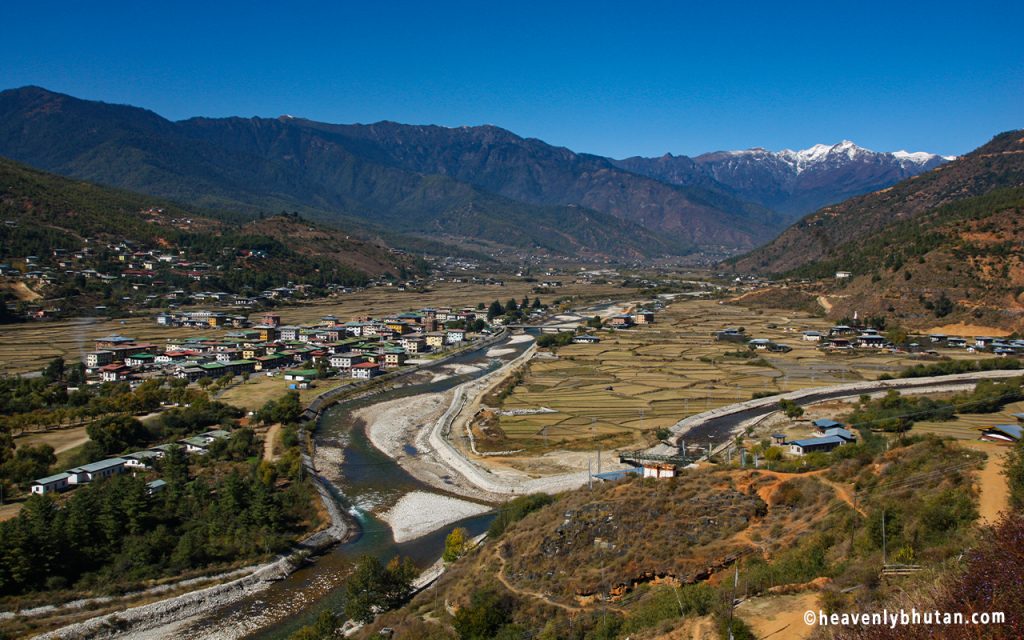 Small Family Travel, Journey-Through-Bhutanese-Eye-Paro-Town