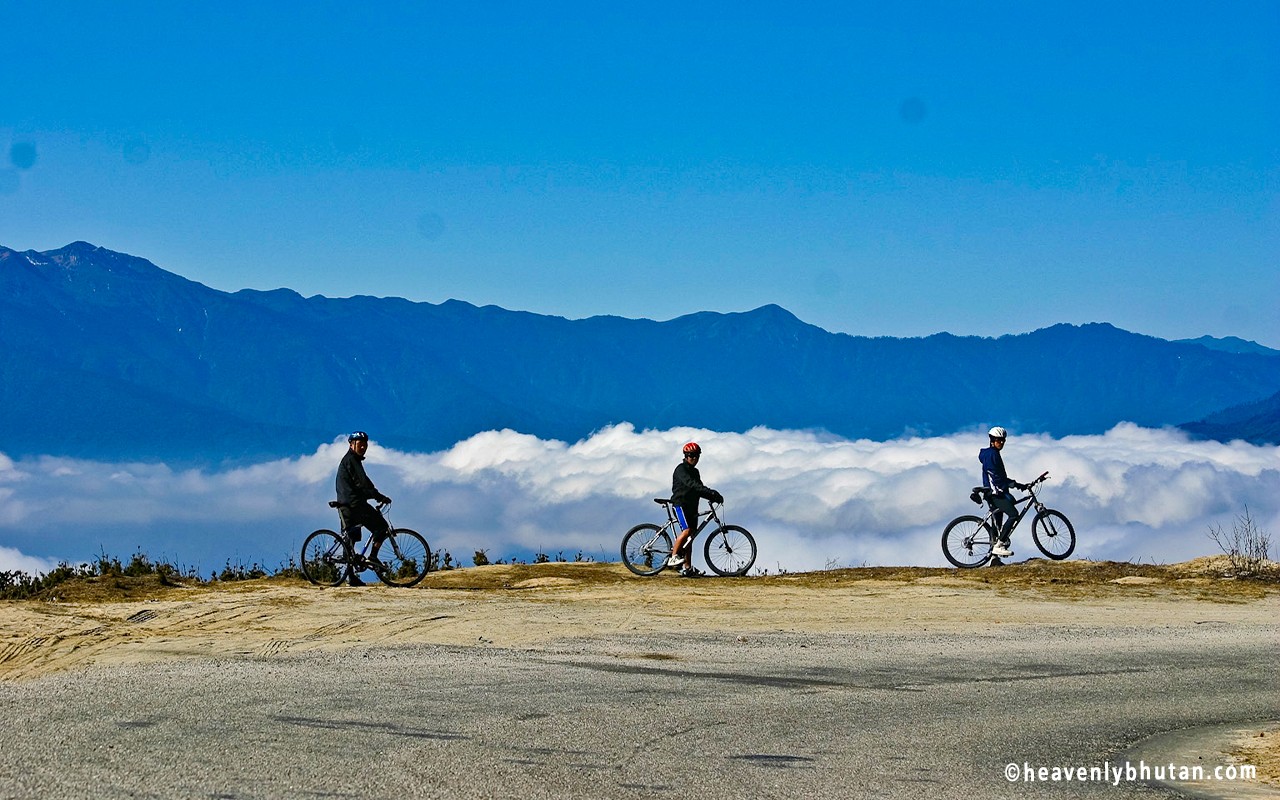 Tour-on-Wheels, Cycling-at-high-Passes, Cycle Across Bhutan