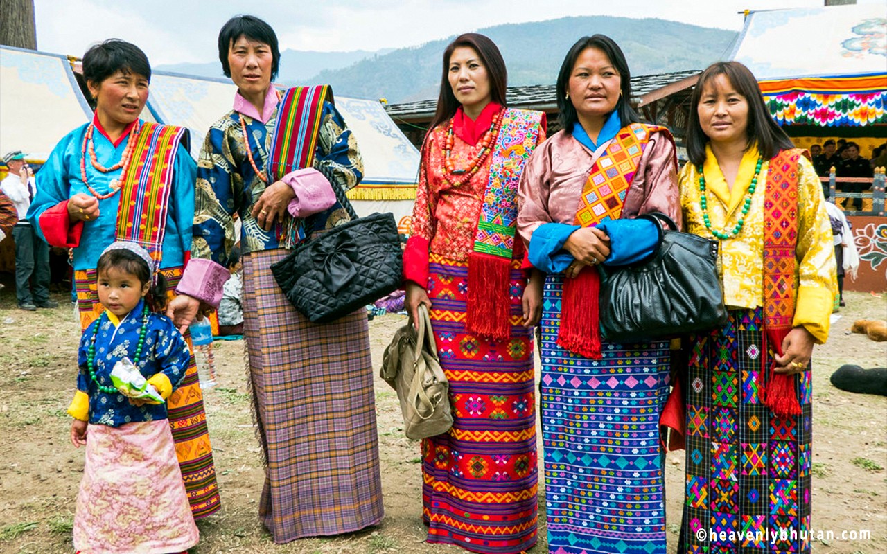 Girls Photography, Weaving, Women Bhutan, Kira