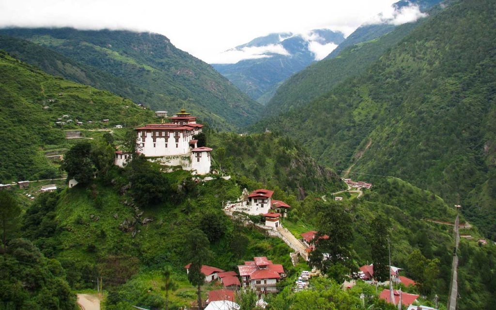 Lhuentse Dzong, Place to Visit in Lhuentse-Attraction in Lhuentse