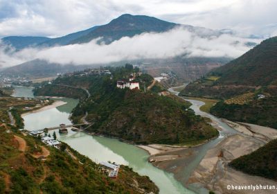 Discover Bhutan Young at Heart- Feel-the-Freshness-Wangdue-Phodrang-Dzong