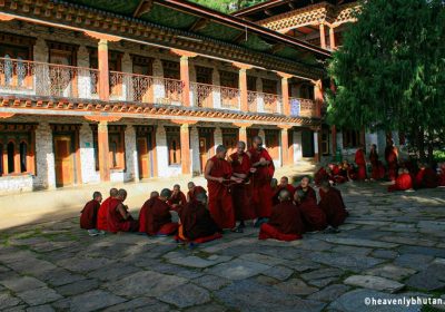 Tibet Nepal Bhutan, GNH-Nature-Wellness-Monks
