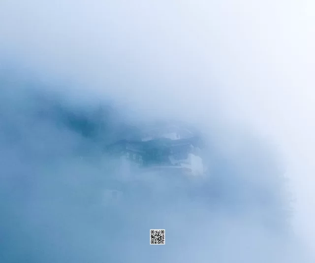 Shrouded in mist, yet forever majestic😍
.
.
.
.
.
#bhutanbelieve #bhutantourism #picturesoftheday #bhutandiaries #heavenlybhutan #heavenlybhutantravels #TigersNestMonastery #parotaktsang
